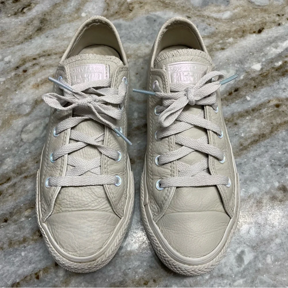 CONVERSE BEIGE LEATHER LOW SHOES